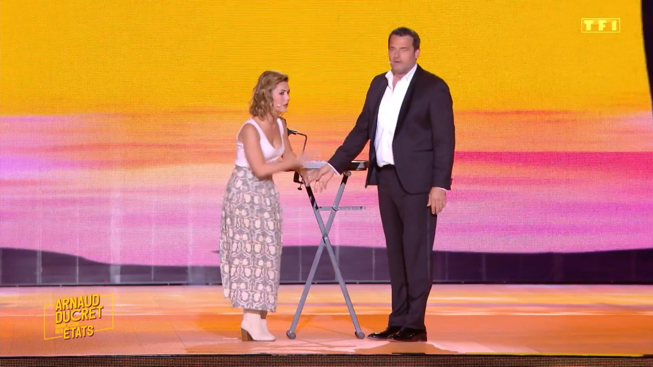 2022-08-16_21_10_TF1_Arnaud-Ducret-dans-tous-ses-etats.mp4_snapshot_01.26.06.474