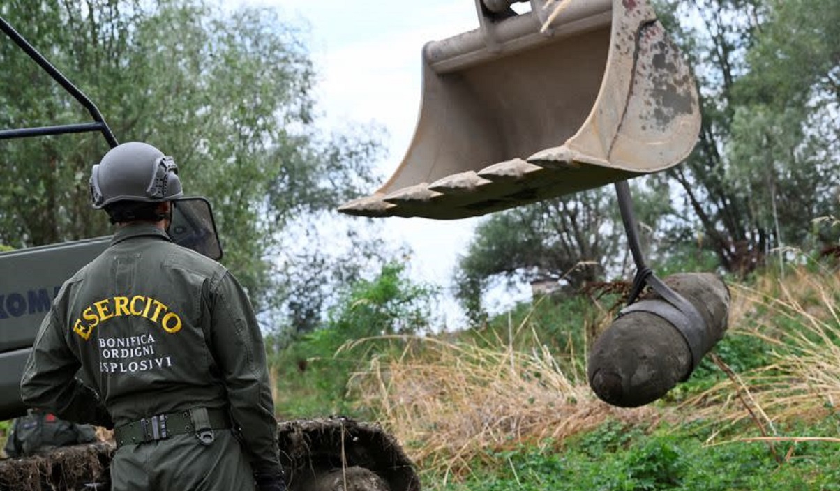 Bomba de la Segunda Guerra Mundial descubierta en un río seco de Italia