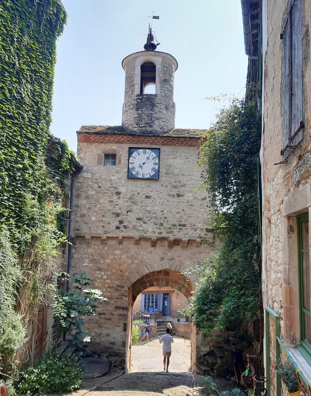 Día 4. Cordes-sur-Ciel. Conques - Occitania: 9 días recorriendo los pueblos más emblemáticos. (4)