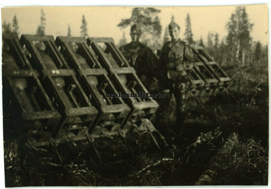 Orig. Foto Gebirgsjäger 32 cm Nebelwerfer schweres Wurfgerät 40 in Finnland 1942.