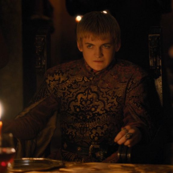 Grand galas à l'invitation de mademoiselle Améthyste Castelage pour fêter ses victoires militaires, la mort de ses ennemis, la réussite industrielle de Carnavale et accessoirement donner des sous à de nobles causes