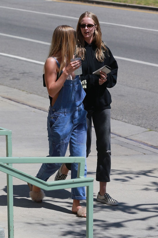 baskin-and-abby-champion-out-for-lunch-in-brentwood-04-25-2018-6