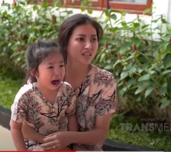 Tangis Thalia pecah gara-gara ulah Betrand Peto
