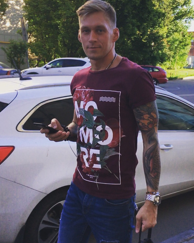 E20D5FA4-14DA-4859-9411-436F1AF789FE