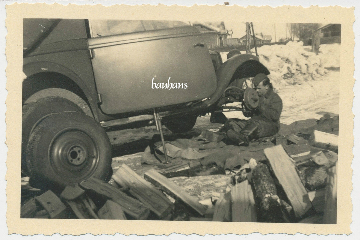Foto Russland-Feldzug-Gomel-Гомель - Kfz bei Rep