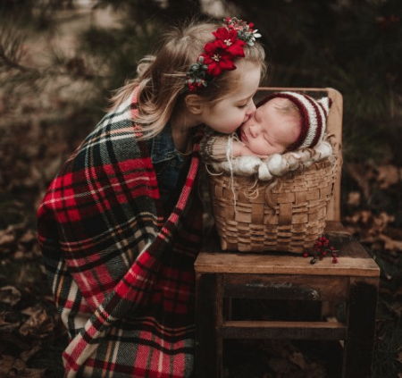 Twig & Olive Photography - Newborn Outdoor