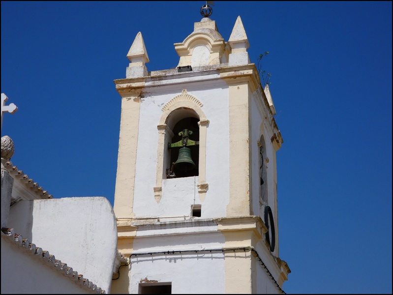 Ferragudo-church-bell (1)