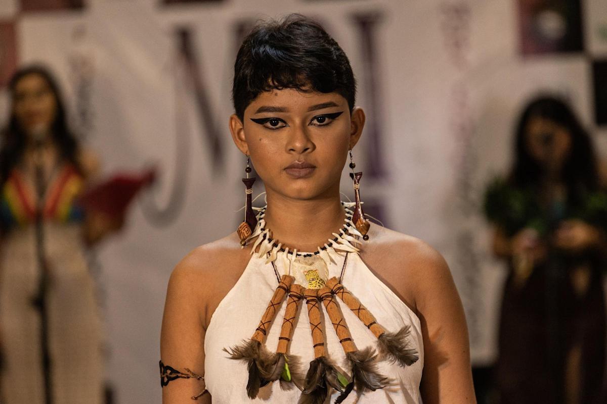 Indígenas de la Amazonía brasileña realizan primer desfile de modas