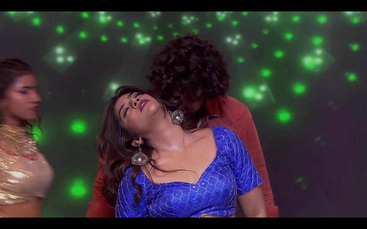 [Image: vlcsnap-2025-11-04-18h03m58s739.jpg]