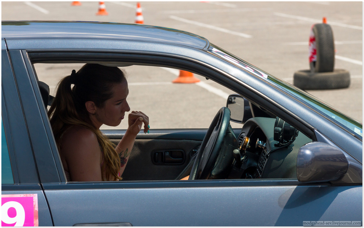 Lady-Drive-2320