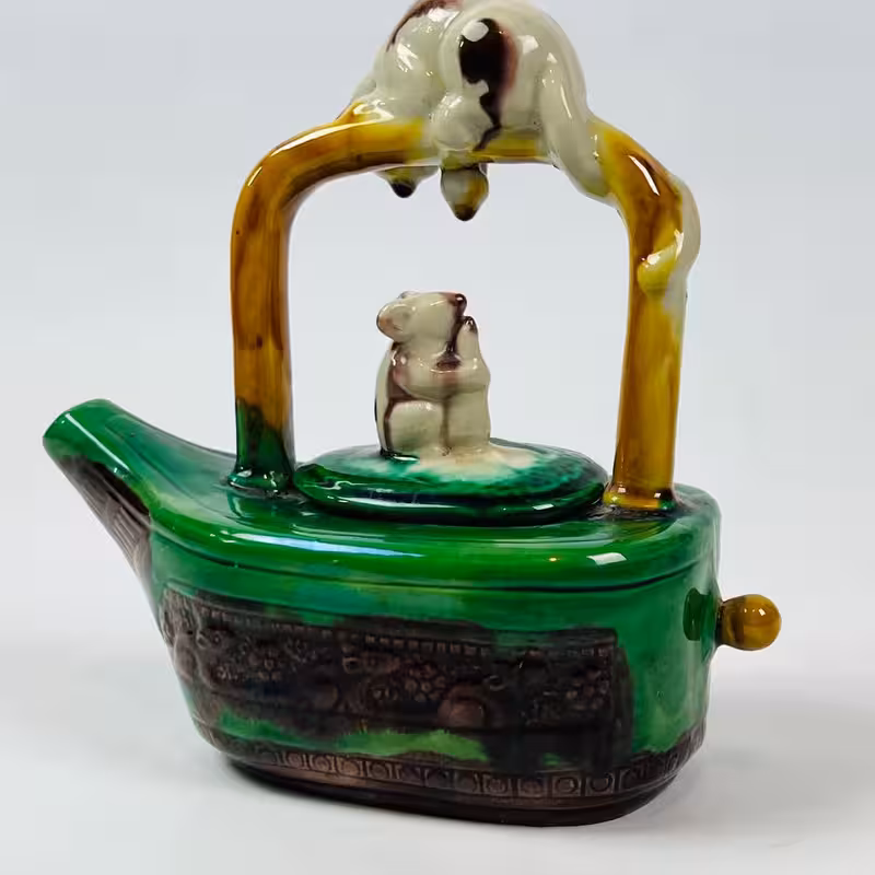 teapot-minto-green.avif
