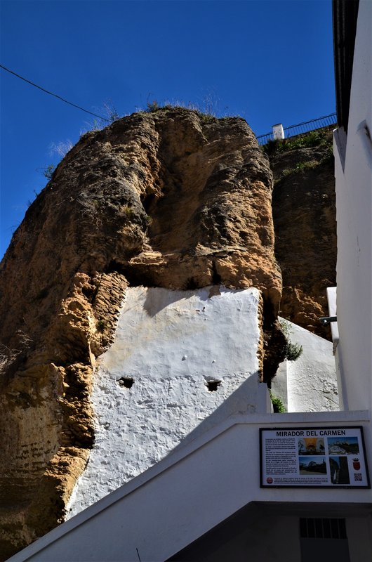 Escaleras del Carmen.Setenil de las Bodegas - Hotel Restaurante El Almendral en Setenil de las Bodegas ✈️ Foro Andalucía