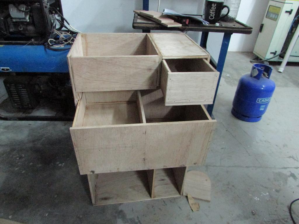 Bus kitchen cupboards (5)