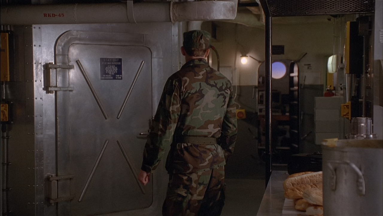 Under Siege 1992 (1080p x265 10bit Tigole).mkv_s