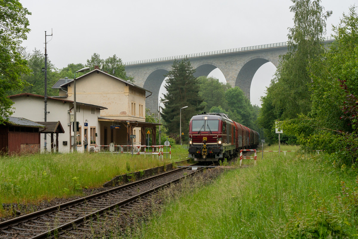 03.06.24 249 001 mit Oelsnitzer Übergabe 1