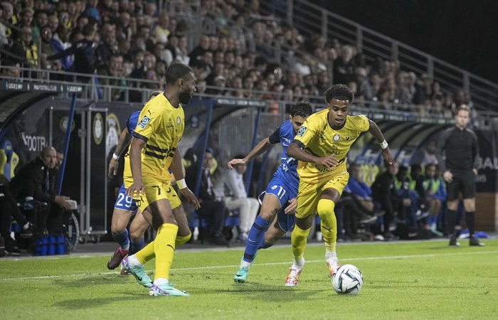 Soi kèo tài xỉu, phạt góc trận Pau FC vs Reims, 01h45 ngày 26/08