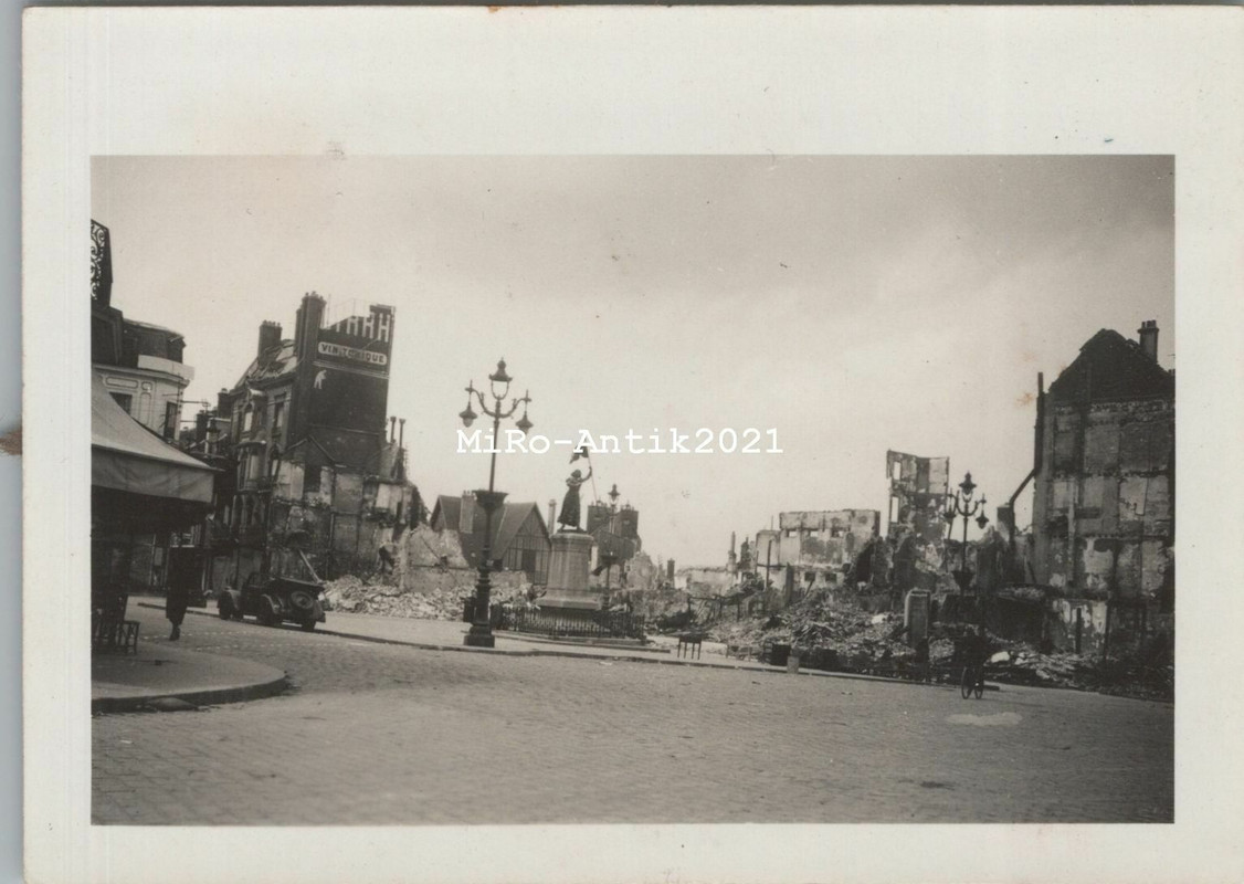 9.-Kw. Trsp. Rgt.616, Straßenszene in Cambrai Frankreich 1940