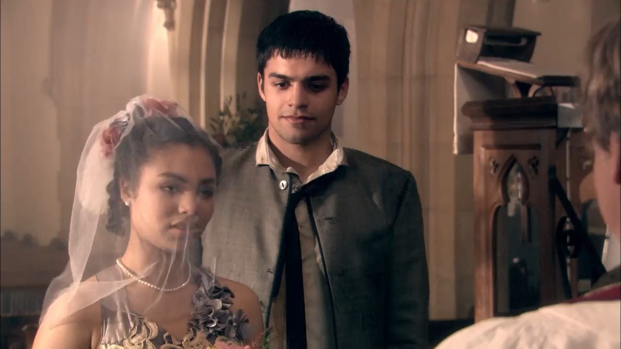 Skins (2011) Season 5 [Hindi + Tamil + Telugu + English] WebRip 480p, 720p ESub - Complete Screenshot