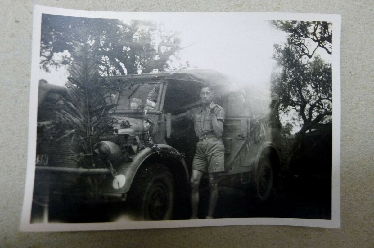 Luftwaffe Soldat Geländewagen m. Tarnung