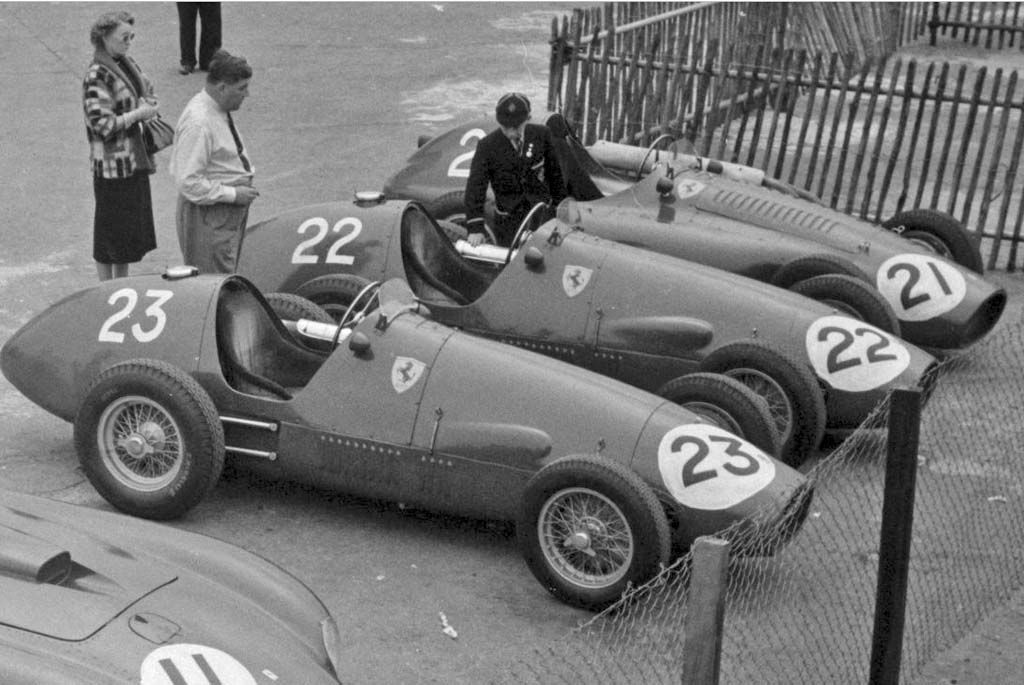 5499 In T Scuderia Ferrari