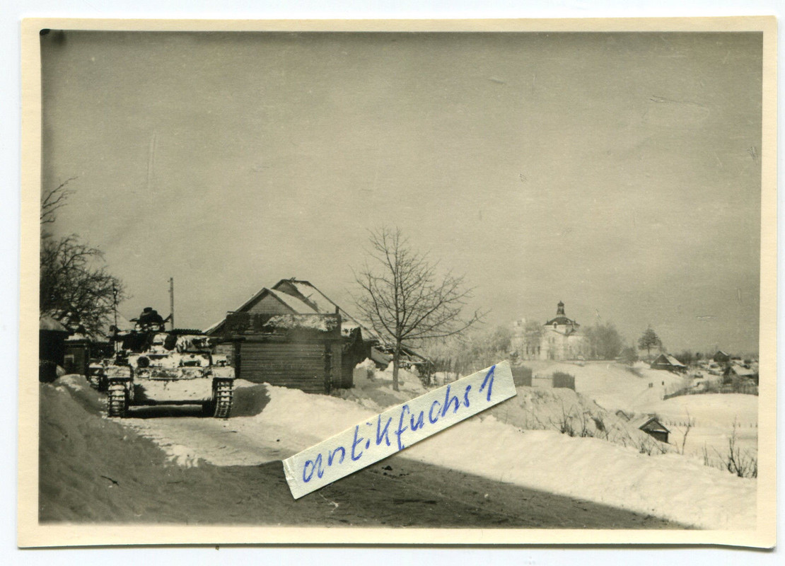 Deutscher Panzer in weiß an der Ostfront im 2.WK