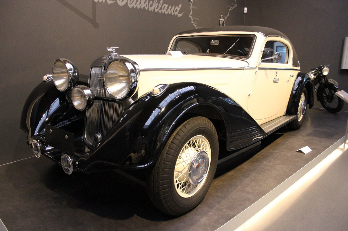 blacknwhite-1933-horche.jpg