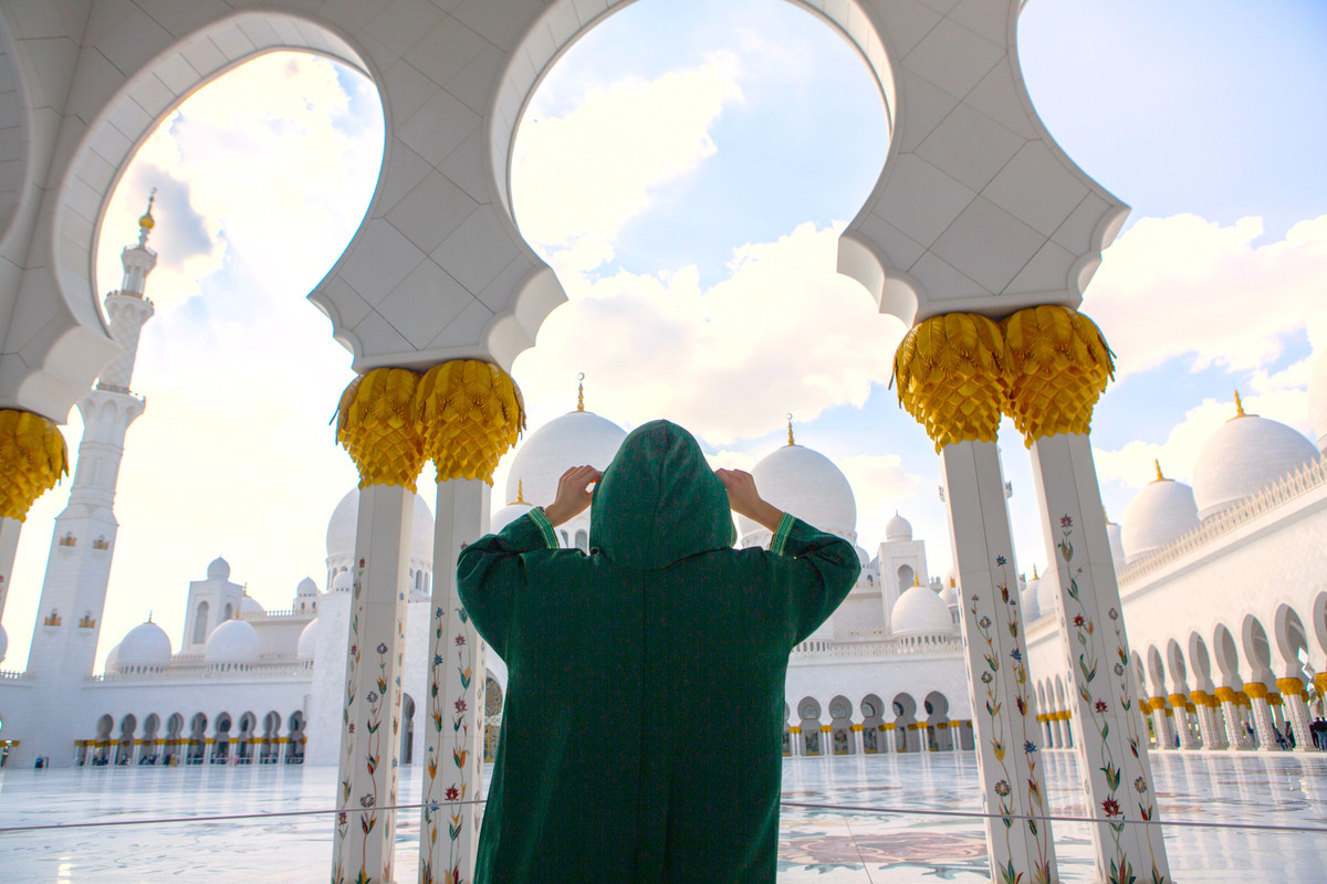 From Dubai to Abu Dhabi Layover Tour