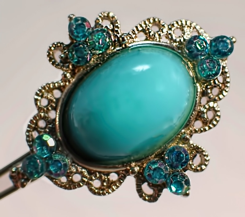 turquoisehairclip.jpg