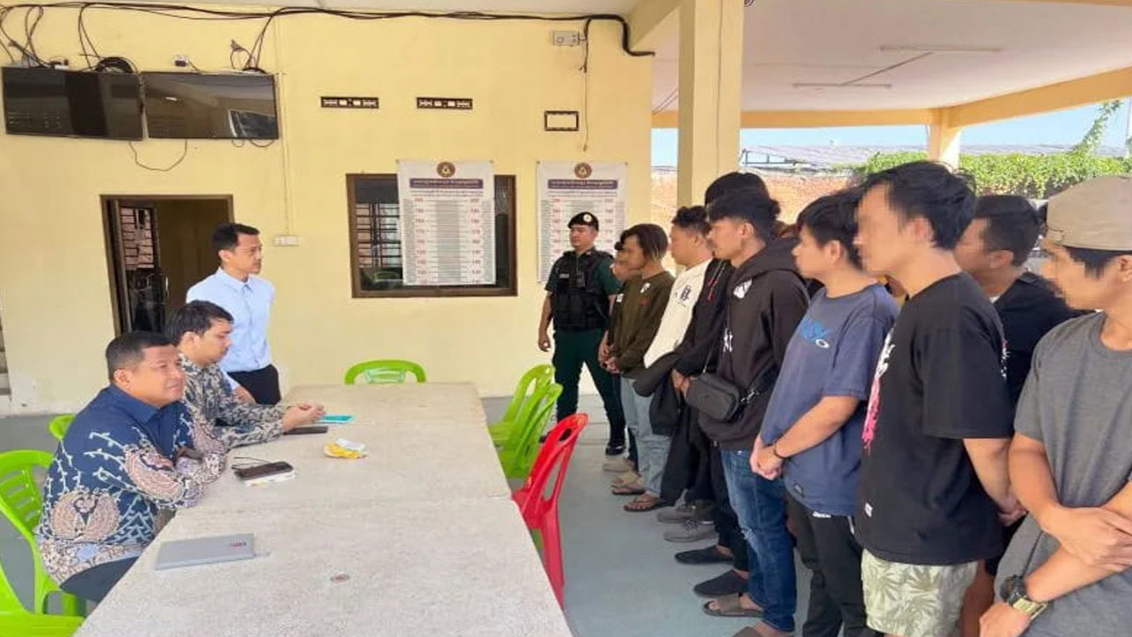 Upaya Edukasi dan Pencegahan Anti-Scam Online”1280