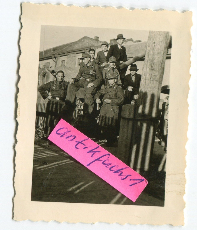 Deut. Panzer IV lang mit Seitenschürze im Bauern