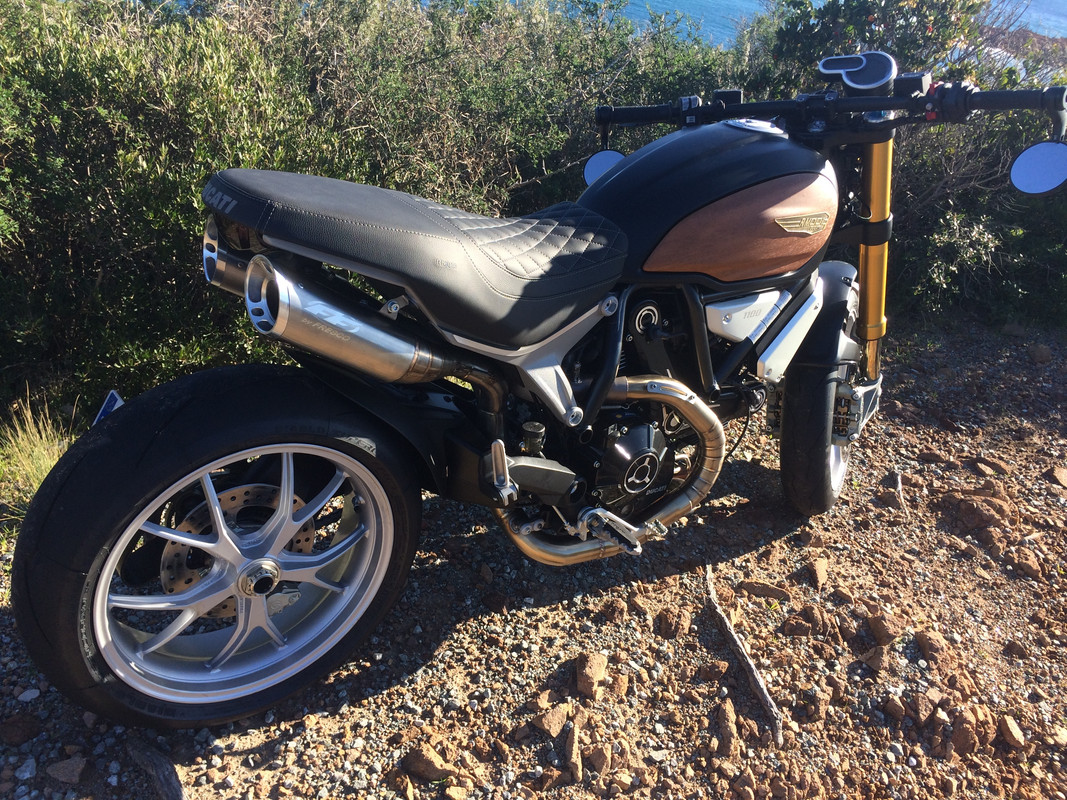 S0-une-ducati-en-version-francaise-615451 (1)