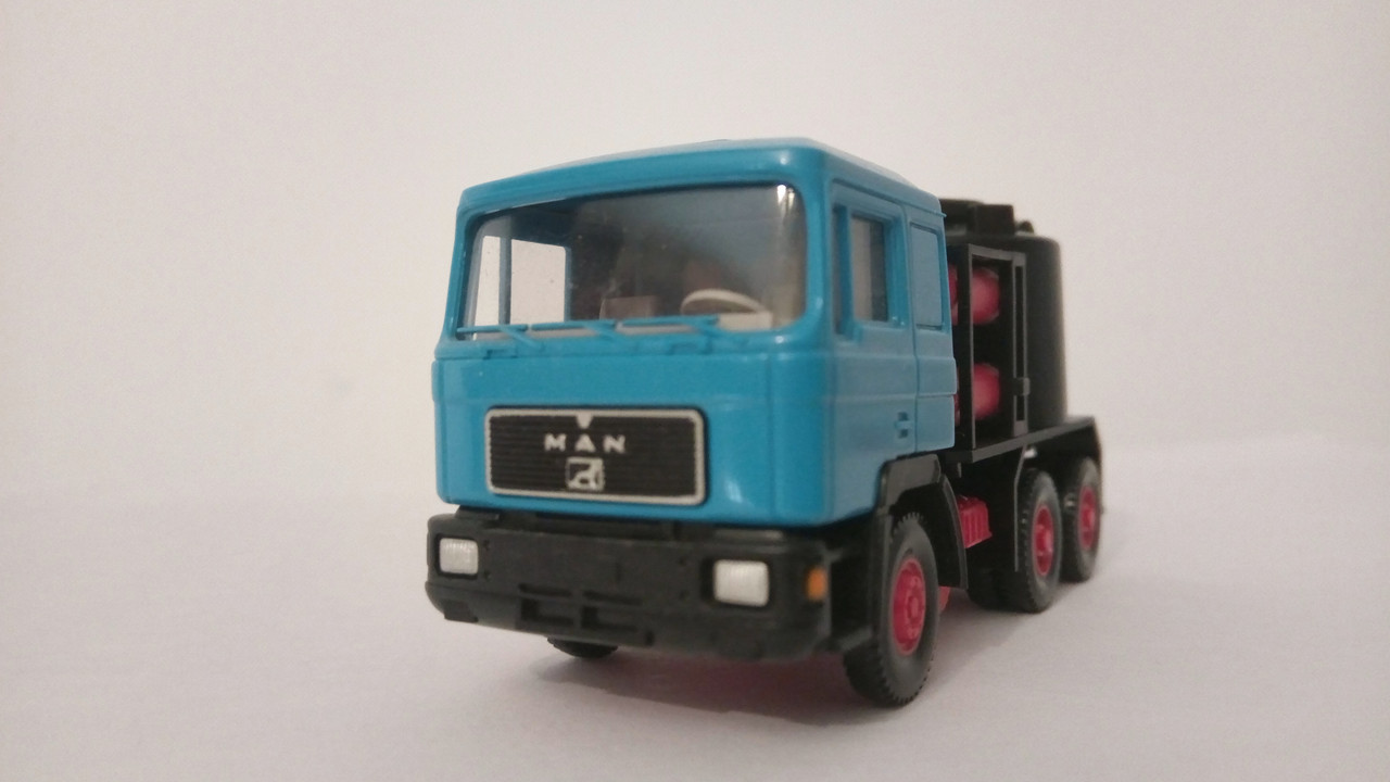 Mach (8987)