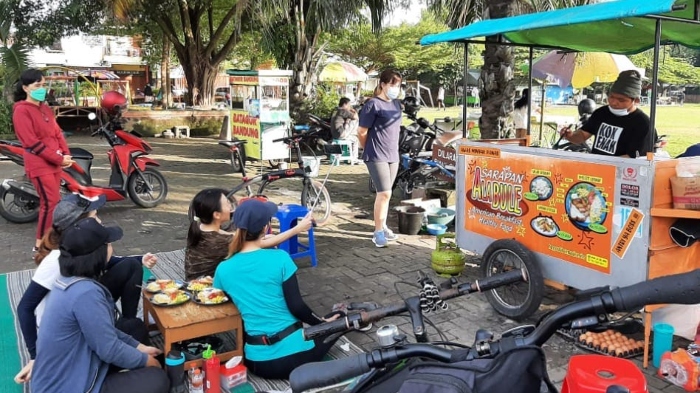 Sarapan Ala Bule, pilihan tempat sarapan enak di Madiun berkonsep kaki lima yang sempat viral di sosial media.