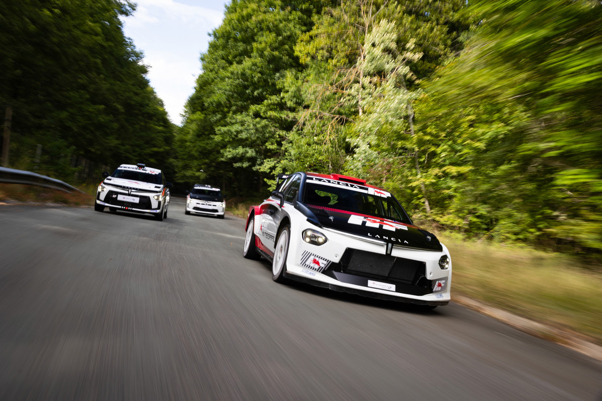 LANCIA RALLY LINEUP (2)