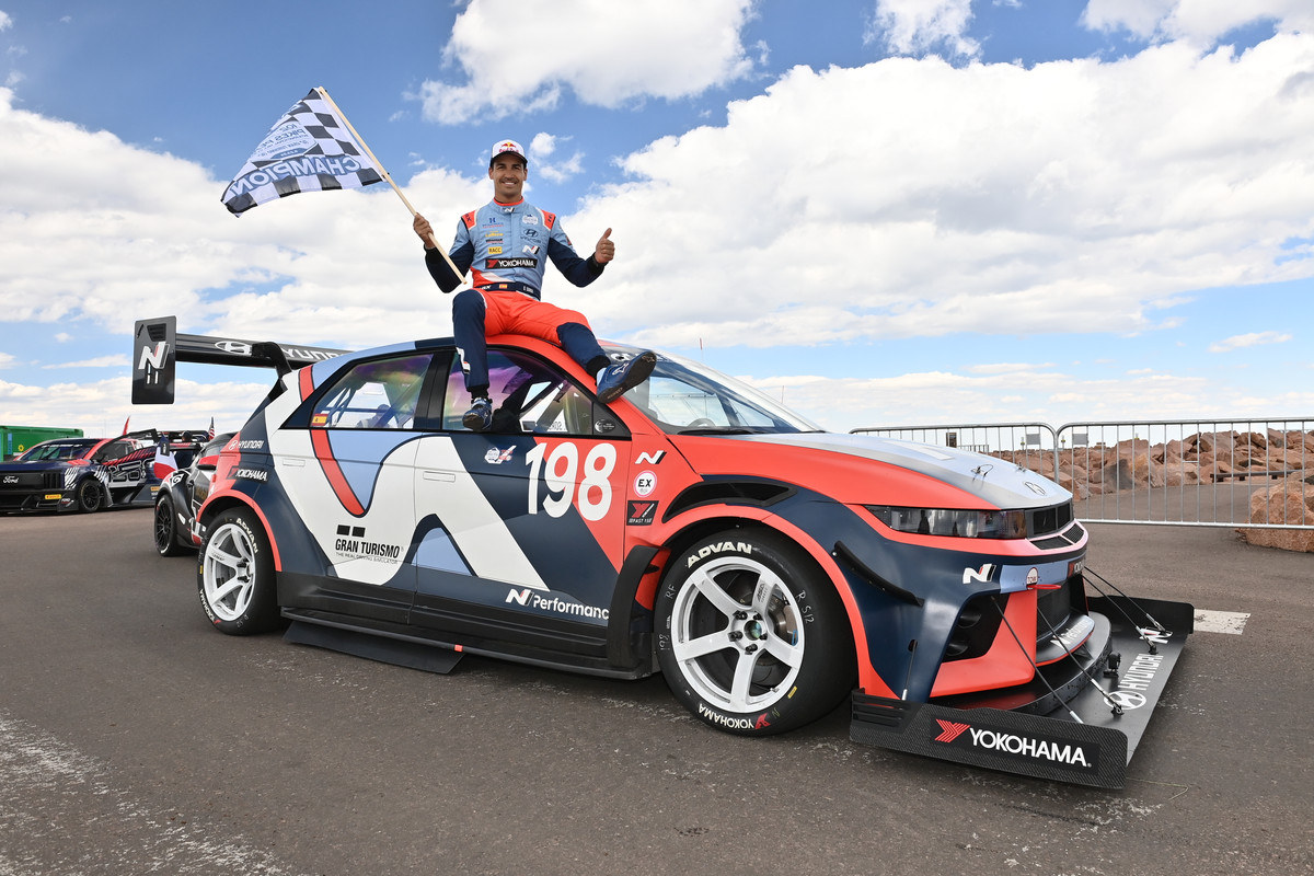 60206-HyundaiMotorsIONIQ5NSetsBenchmarkforCrossoverEVsatPikesPeakInternationalHillClimb
