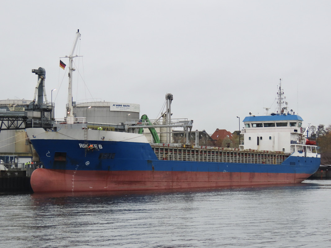 F4322CF5-92DC-45BF-8690-5FC6B29A91B6