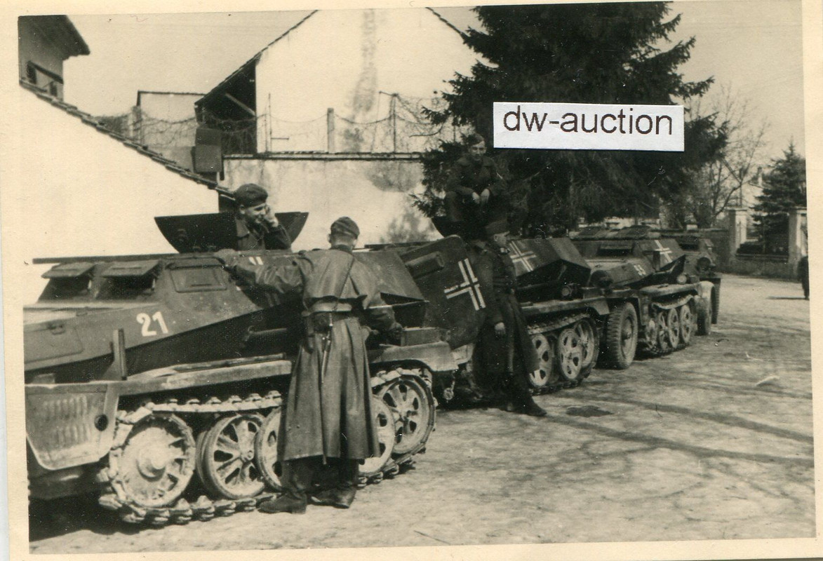 Sturmgeschütz Abt. , SdKfz Halbkette mit Nummer 