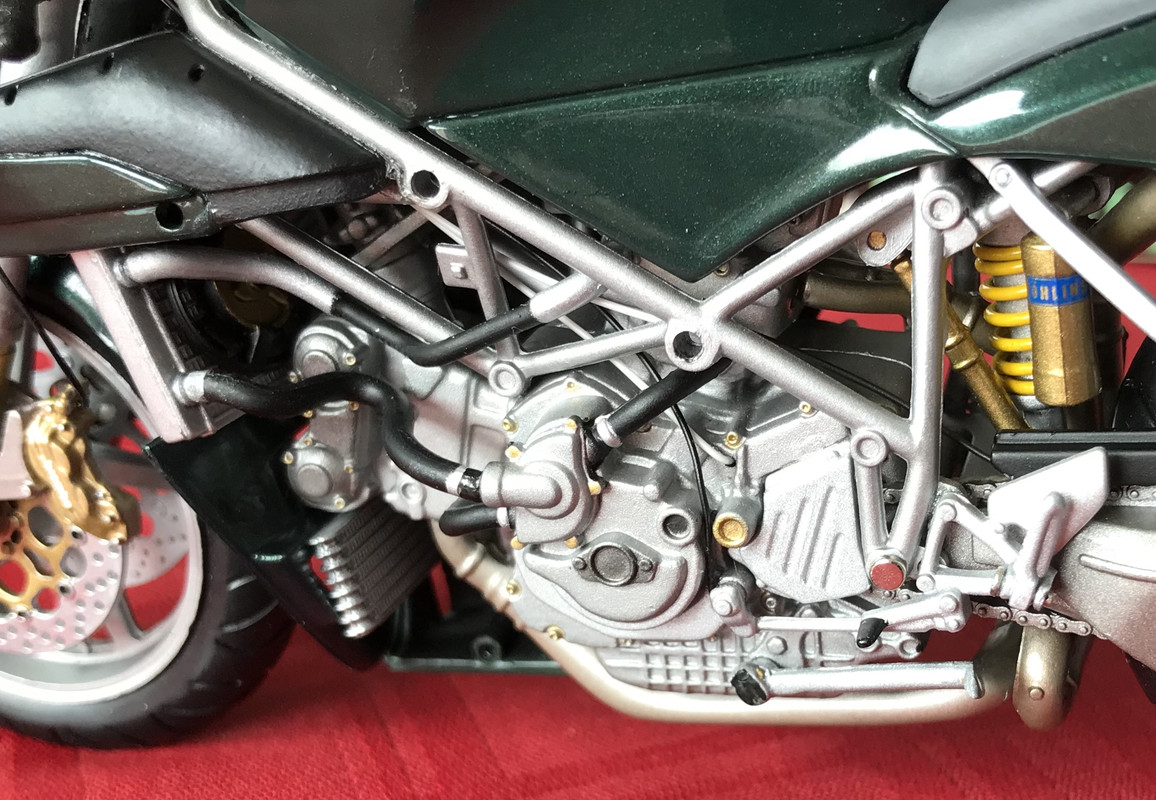 EB4CAB81-2451-43AA-BEC7-79870FADC022