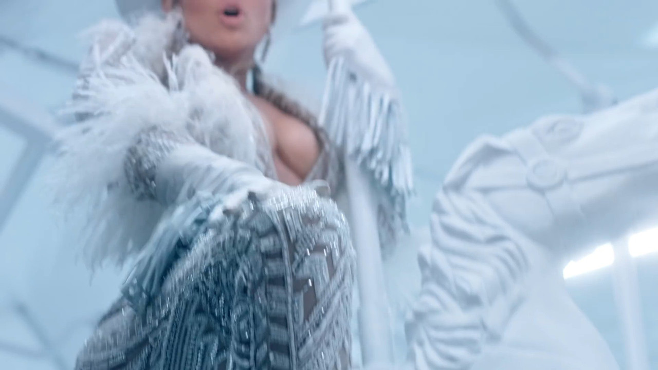 Jennifer-Lopez-Sexy-Ass-17