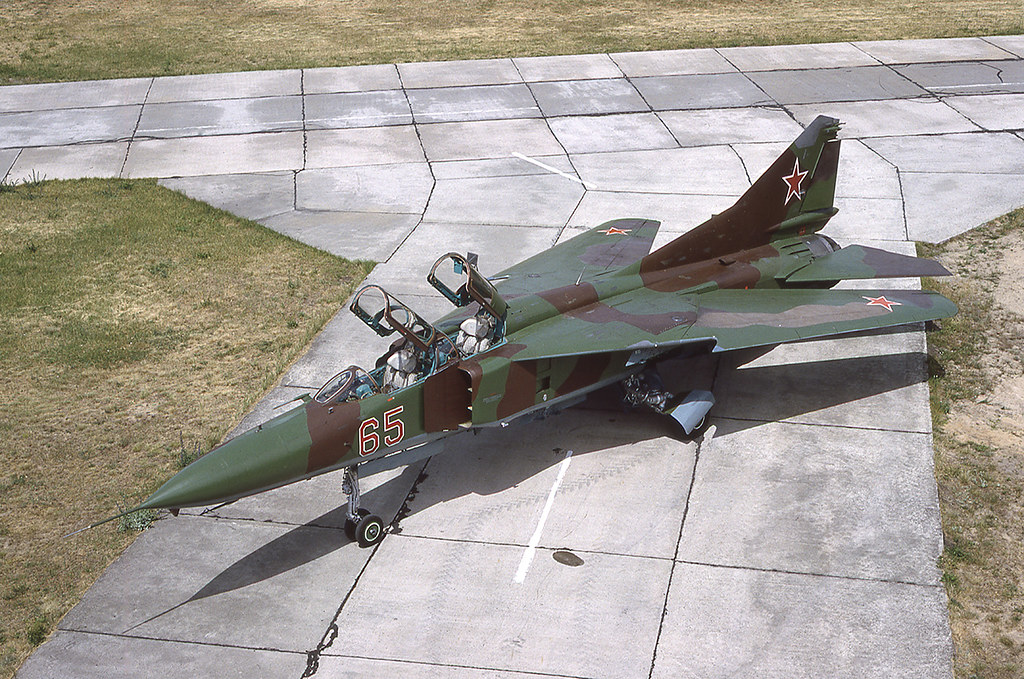 787 IAP Mig-23UB 65 Red_0904106_Finow 6.92