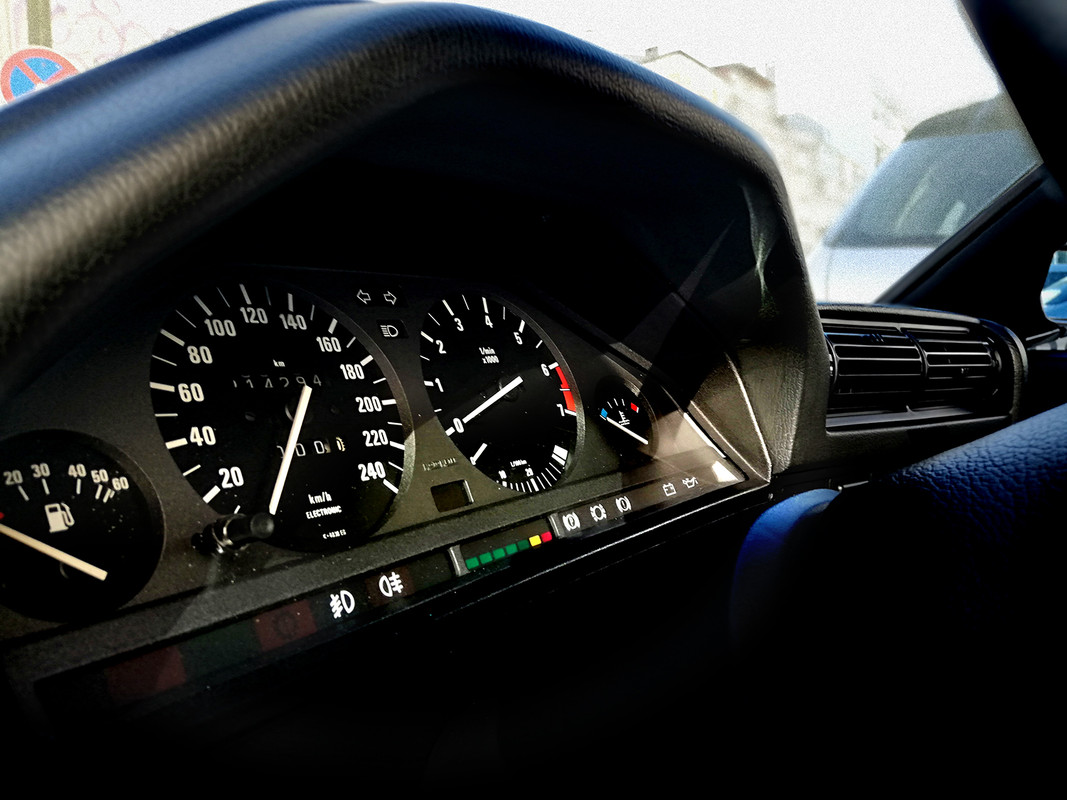 BM_E30_TOURING_EA2311-4