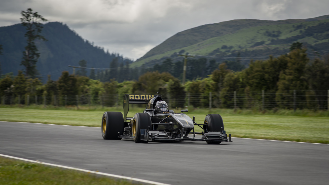 Rodin_Cars_officially_announce_1200_HP_sub-700kg_track_hypercar_the_FZERO_is_coming_in_2023(3)