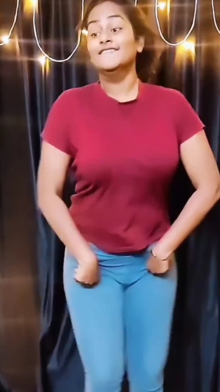 desi girl bouncing tits in red tshirt.mp4_snapshot_00.00.599