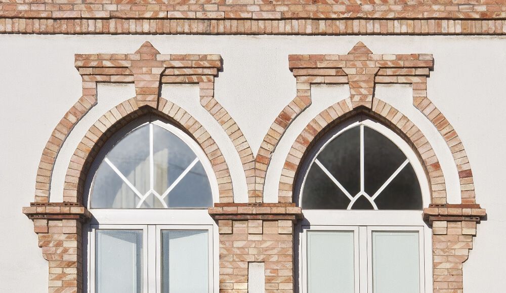 Окна в историческом архитектурном стиле сохранение аутентичности и красоты