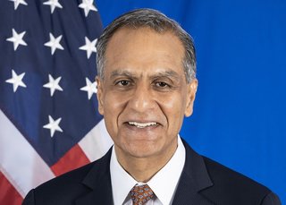 https://i.postimg.cc/NjjrHwnw/scale-1200.jpg
