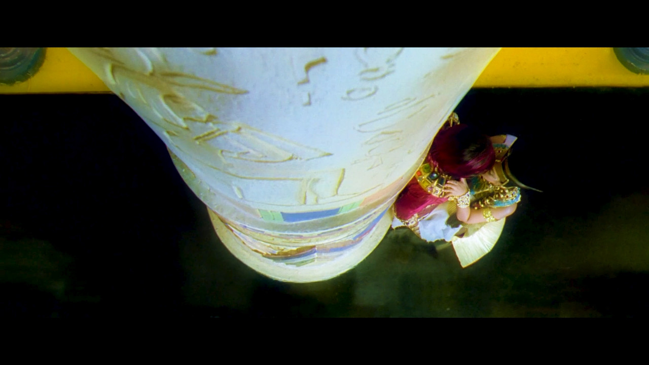 Nayanthara Hot Song 02 From Kuselan 2008 4k.mp4_snapshot_02.24_[2020.12.02_22.28.54]