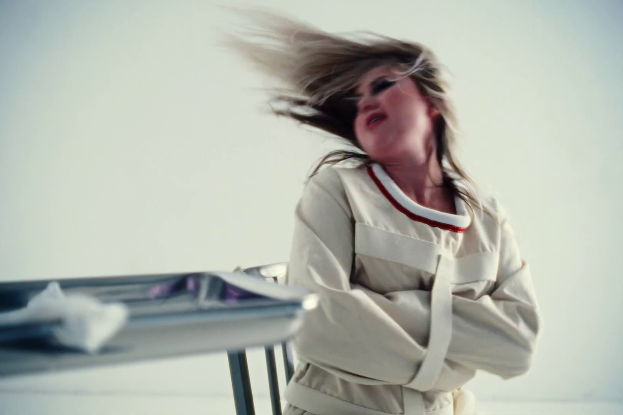 Lauren Presley Straitjacket (Official Music Video) (11)