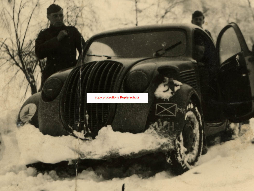 Foto Soldat,Steyr 50,Auto,Wehrmacht,262. ID,ww2 photo military car,unit emblem (2)