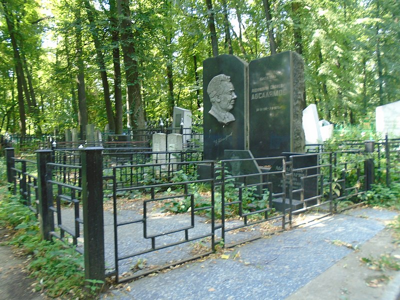 Grave-of-Abduranman-Absalyamov-2021-08-06-01