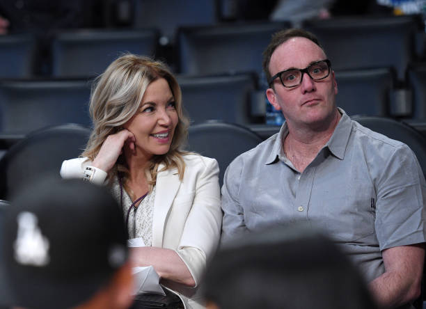 JAY-MOHR-JEANIE-BUSS.jpg